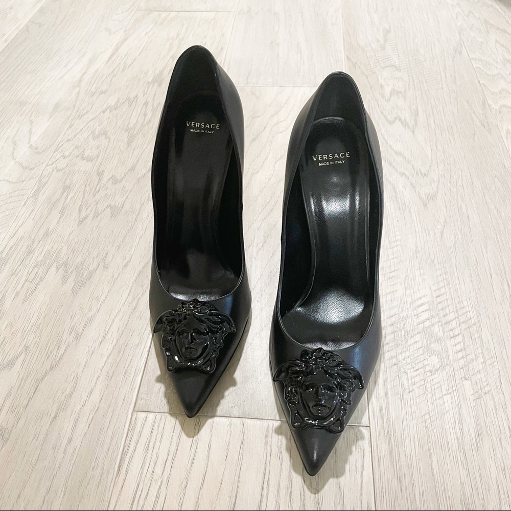 Versace Palazzo Medusa Pumps